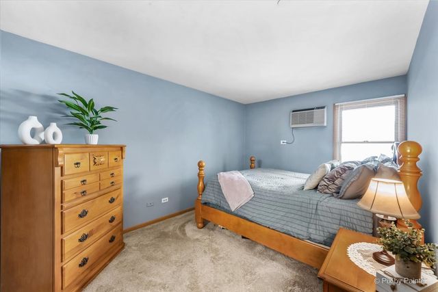 1332 Cunat Court 2B, Lake In The Hills, IL 60156