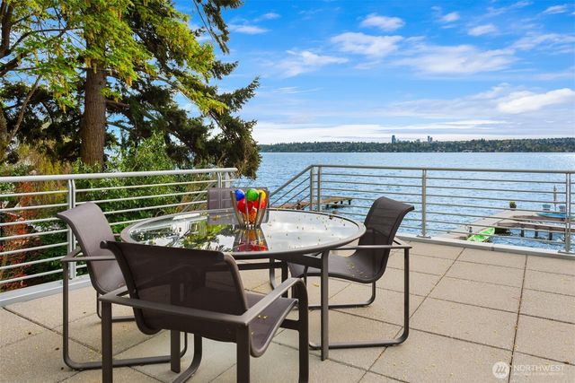7525 NE 28th Place, Medina, WA 98039