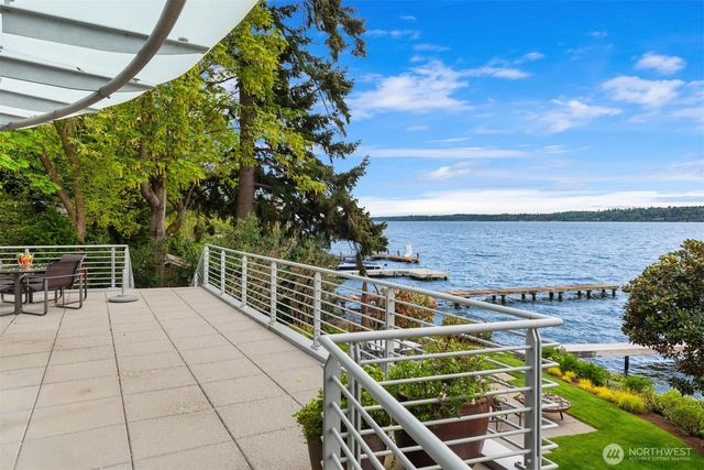 7525 NE 28th Place, Medina, WA 98039