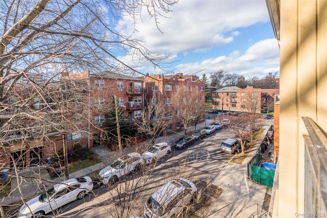 71-19 162nd Street 3D, Flushing, NY 11365