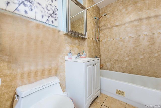 71-19 162nd Street 3D, Flushing, NY 11365