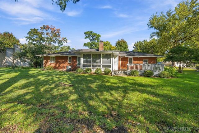 524 Waubonsee Trail, Batavia, IL 60510
