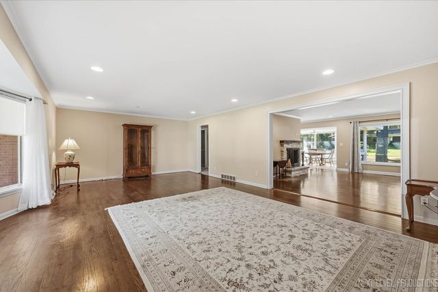 524 Waubonsee Trail, Batavia, IL 60510