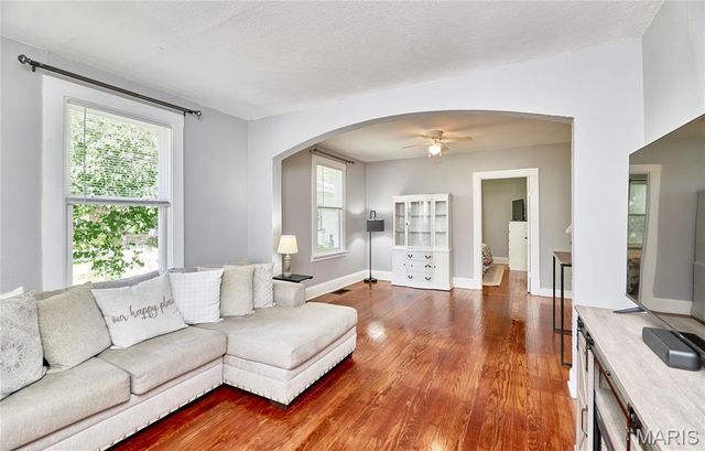 8615 Mackenzie Road, St Louis, MO 63123