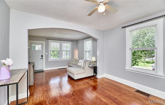 8615 Mackenzie Road, St Louis, MO 63123