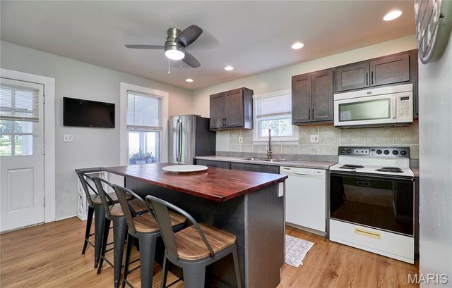 8615 Mackenzie Road, St Louis, MO 63123