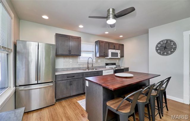 8615 Mackenzie Road, St Louis, MO 63123