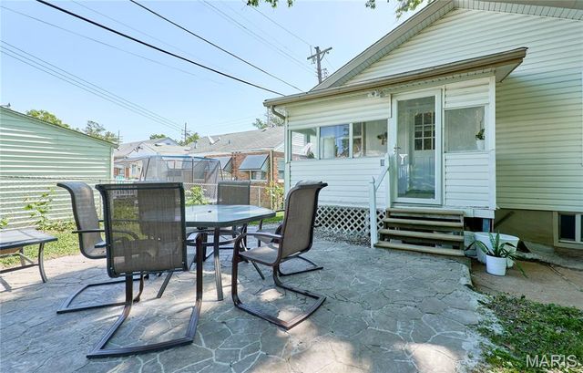 8615 Mackenzie Road, St Louis, MO 63123