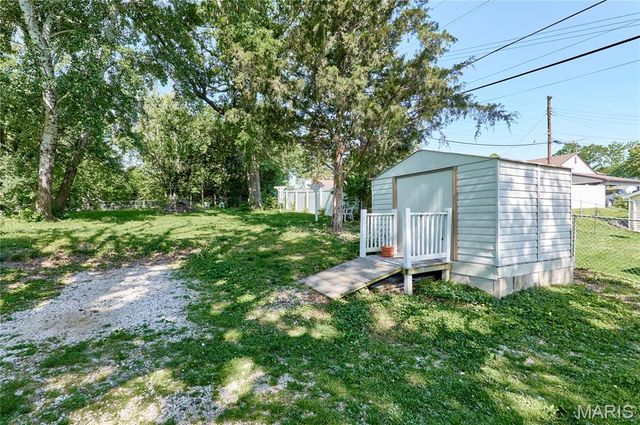 8615 Mackenzie Road, St Louis, MO 63123