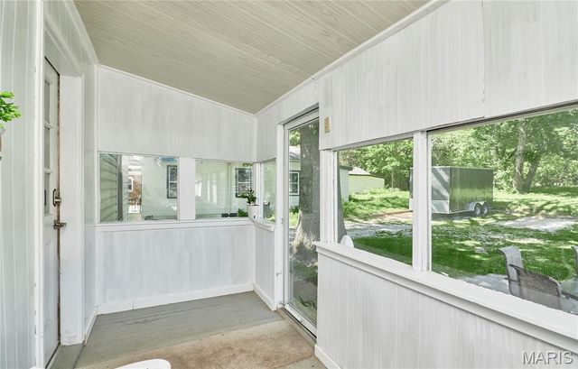 8615 Mackenzie Road, St Louis, MO 63123