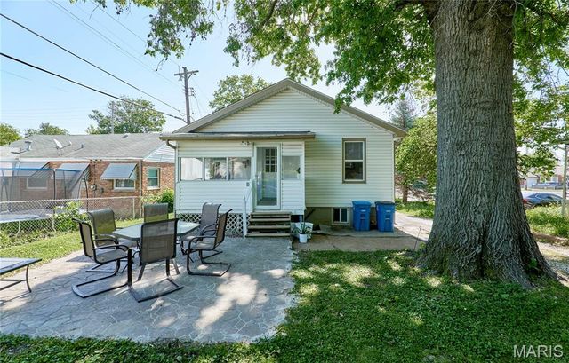 8615 Mackenzie Road, St Louis, MO 63123