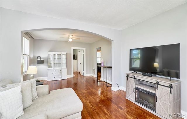 8615 Mackenzie Road, St Louis, MO 63123