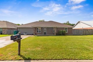 1005 Hooks Street, Lacy Lakeview, TX 76705