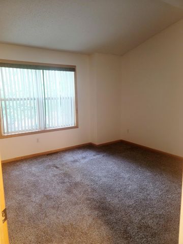 3049 Chamberlain Street N 4, Maplewood, MN 55109