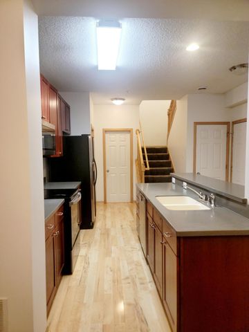 3049 Chamberlain Street N 4, Maplewood, MN 55109