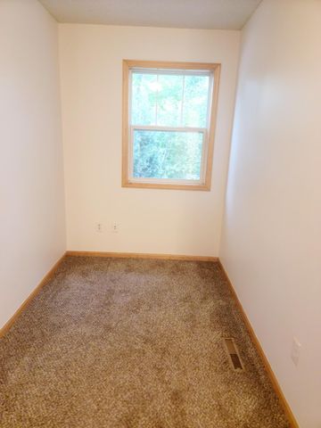 3049 Chamberlain Street N 4, Maplewood, MN 55109