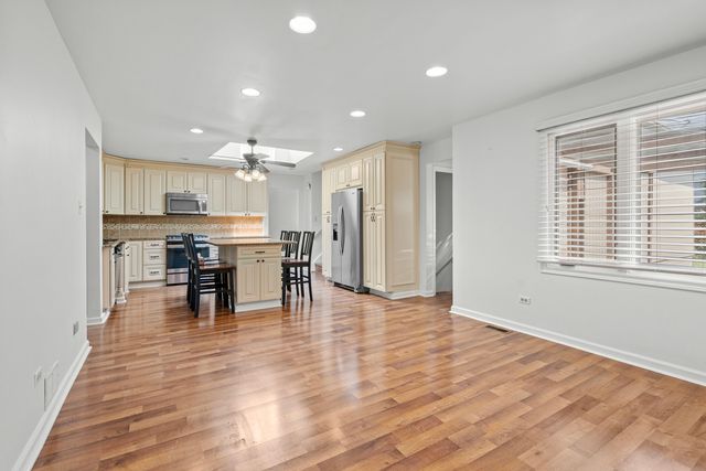 16527 Orange Avenue, Orland Park, IL 60467