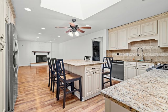 16527 Orange Avenue, Orland Park, IL 60467