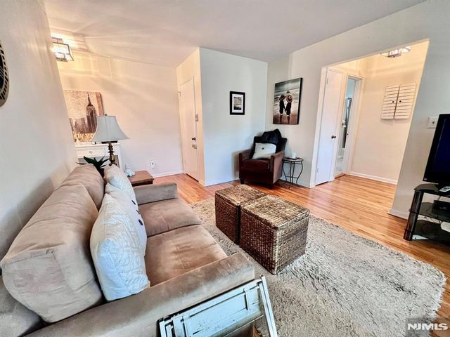 6-12 Hillside, Nutley, NJ 07110