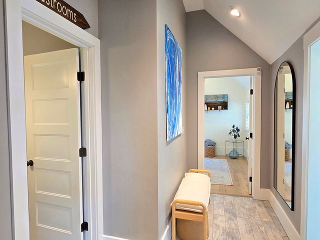 15 Pleasant St, Hopkinton, MA 01748