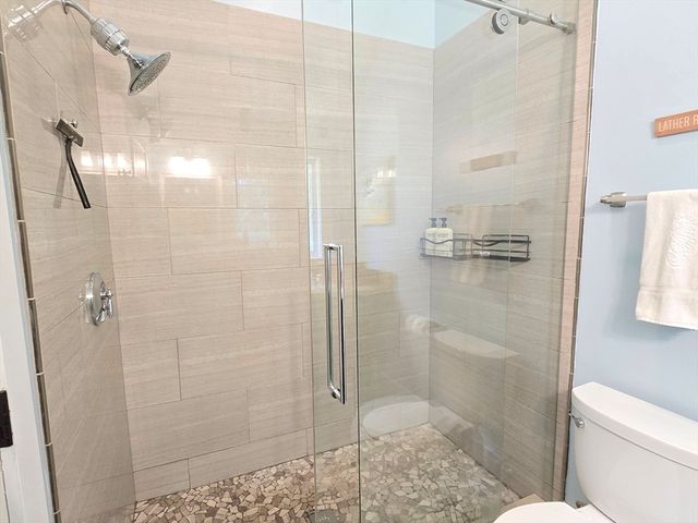 15 Pleasant St, Hopkinton, MA 01748