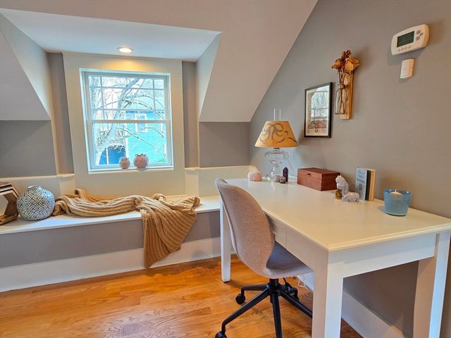 15 Pleasant St, Hopkinton, MA 01748