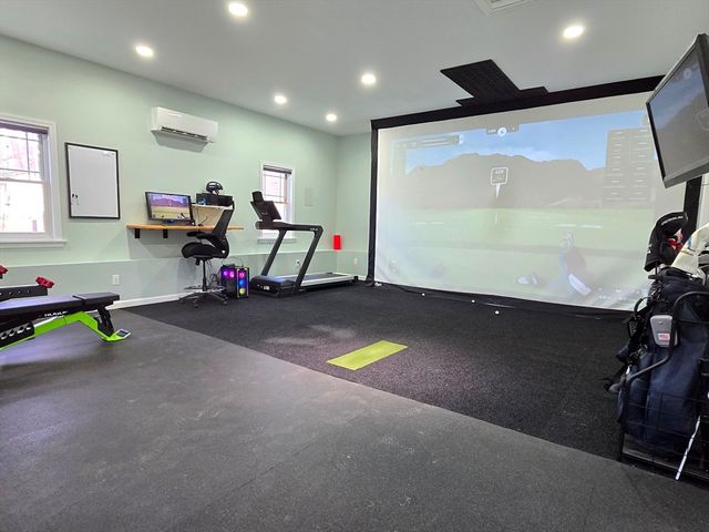 15 Pleasant St, Hopkinton, MA 01748