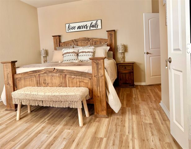 1068 Meadow Scape Drive, Fort Worth, TX 76028