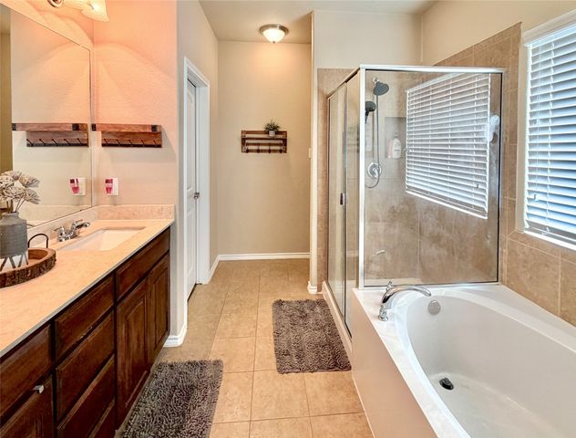 1068 Meadow Scape Drive, Fort Worth, TX 76028