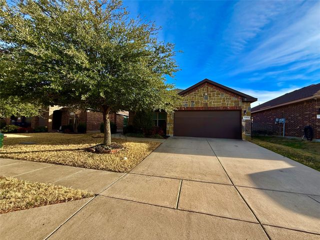 1068 Meadow Scape Drive, Fort Worth, TX 76028