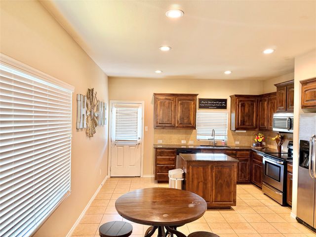 1068 Meadow Scape Drive, Fort Worth, TX 76028
