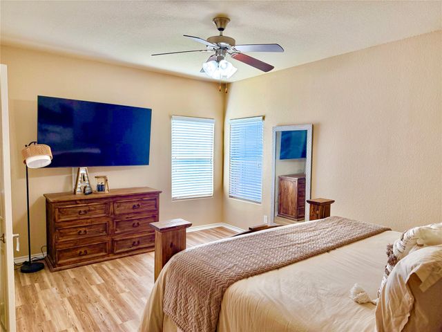 1068 Meadow Scape Drive, Fort Worth, TX 76028