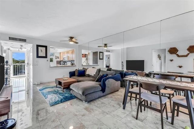 120 Royal Park Drive 4F, Oakland Park, FL 33309