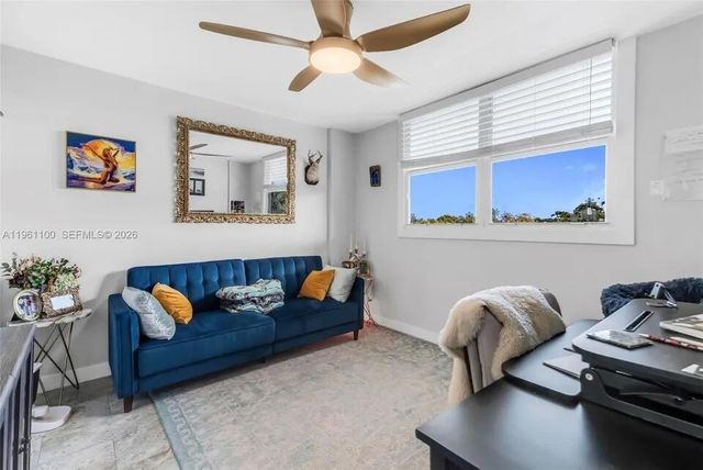 120 Royal Park Drive 4F, Oakland Park, FL 33309