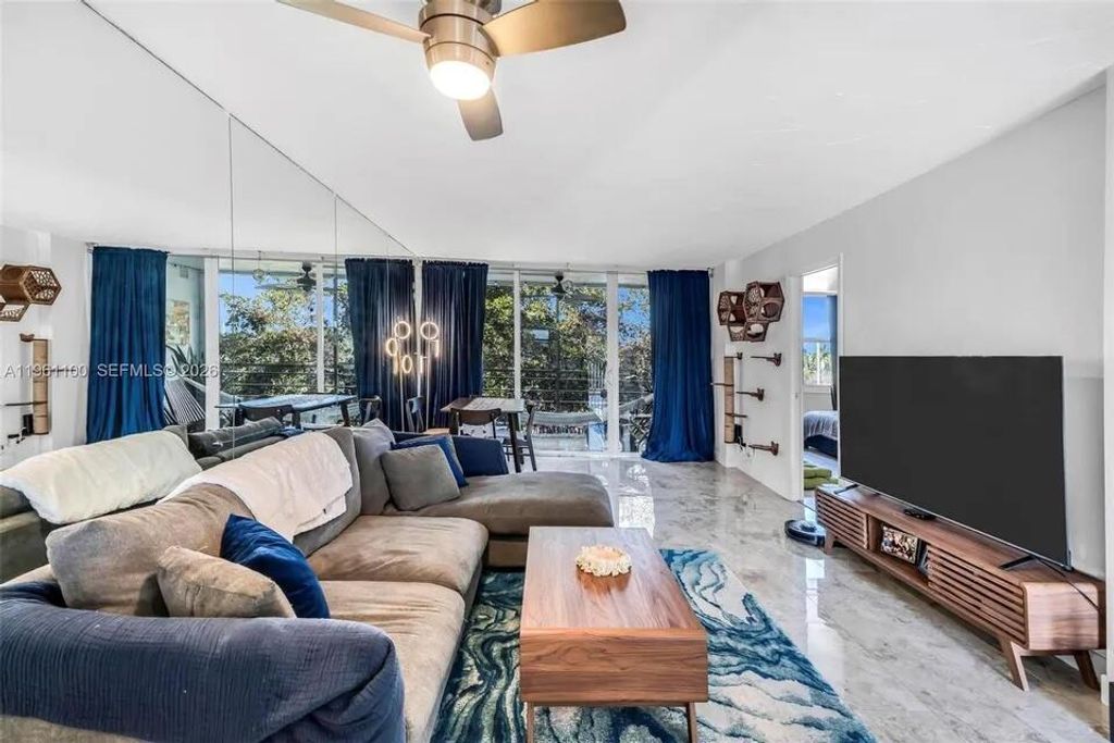 120 Royal Park Drive 4F, Oakland Park, FL 33309