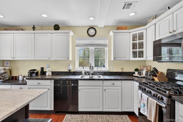 9 Pine Court, Montgomery, NY 12549