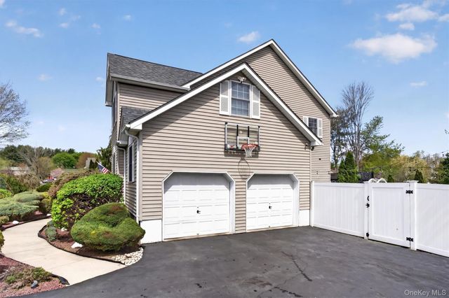 9 Pine Court, Montgomery, NY 12549