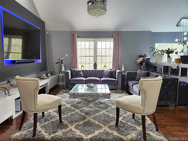 5 Anastasia Court, Salisbury Mills, NY 12577
