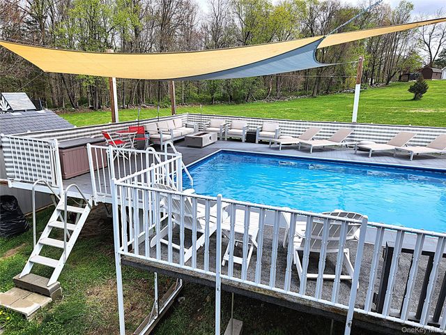 5 Anastasia Court, Salisbury Mills, NY 12577