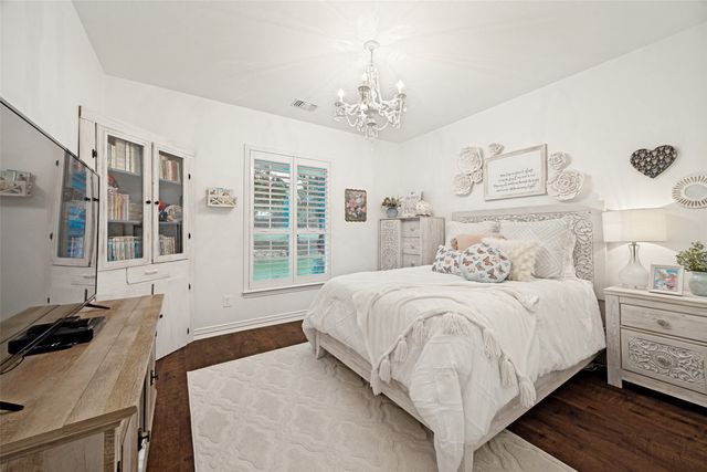 915 Waterloo Lake Drive, Denison, TX 75020