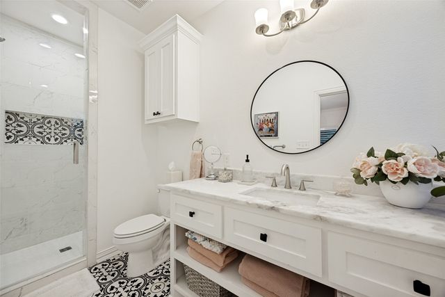 915 Waterloo Lake Drive, Denison, TX 75020