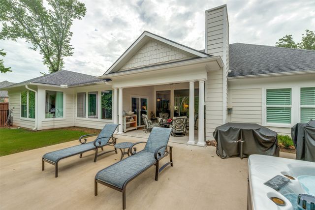915 Waterloo Lake Drive, Denison, TX 75020
