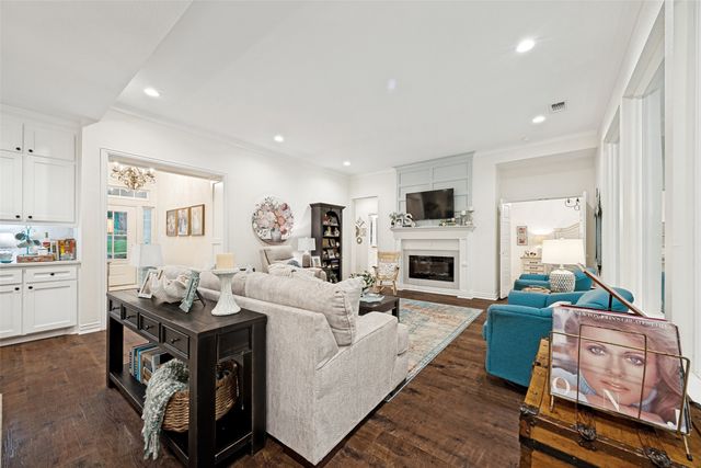915 Waterloo Lake Drive, Denison, TX 75020