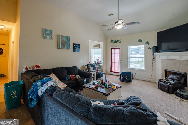 601 Red Oak Lane, Hinesville, GA 31313