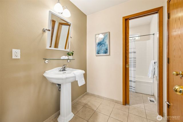 9226 Peacock Hill Avenue, Gig Harbor, WA 98332