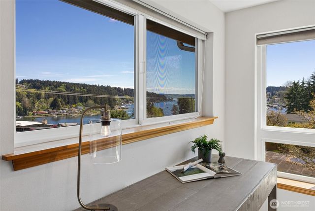 9226 Peacock Hill Avenue, Gig Harbor, WA 98332