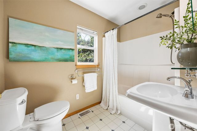9226 Peacock Hill Avenue, Gig Harbor, WA 98332