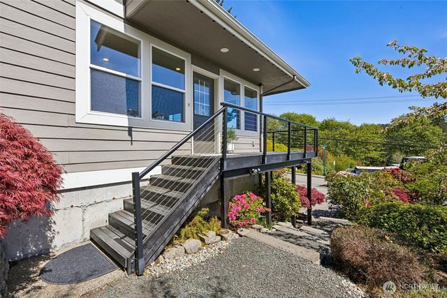 9226 Peacock Hill Avenue, Gig Harbor, WA 98332