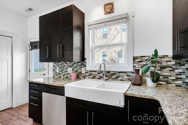 7 Mill Creek Loop, Asheville, NC 28806