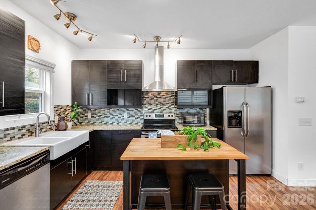 7 Mill Creek Loop, Asheville, NC 28806